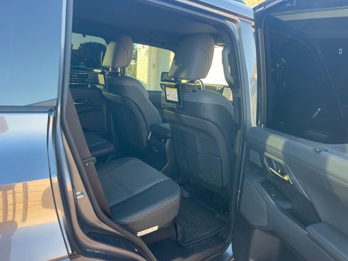 Used 2025 Lexus GX 550 image 8