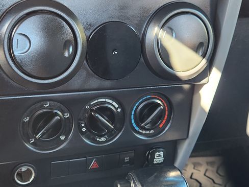 Used 2009 Jeep Wrangler X image 21