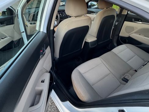 Used 2019 Hyundai Elantra SEL FWD image 22