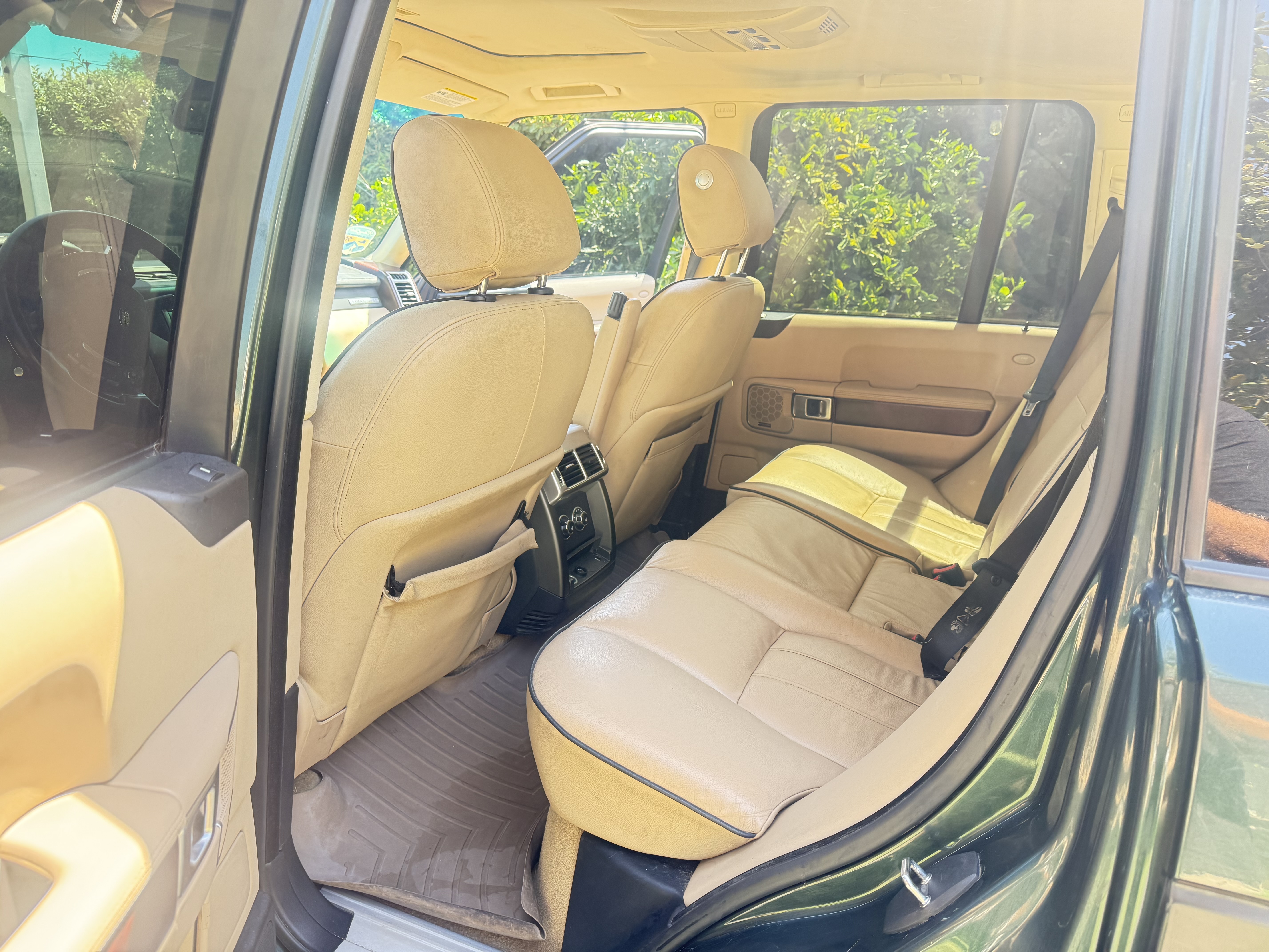 Used 2011 Land Rover Range Rover HSE AWD/4WD image 9