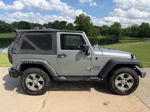 Used 2014 Jeep Wrangler Sport w/ Quick Order Package 23S AWD/4WD image 2