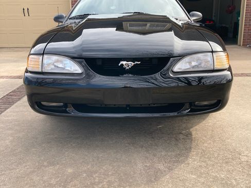 Used 1998 Ford Mustang GT RWD image 2