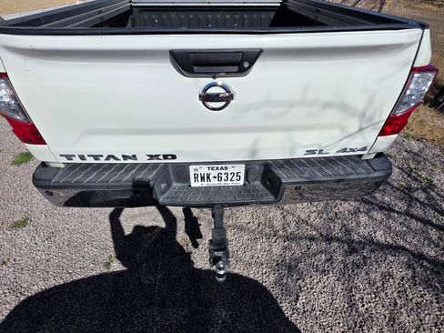 Used 2016 Nissan Titan SL image 17