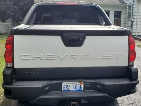 Used 2004 Chevrolet Avalanche Z71 w/ Preferred Equipment Group image 5