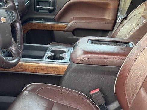 Used 2017 Chevrolet Silverado 2500 High Country w/ Duramax Plus Package image 10