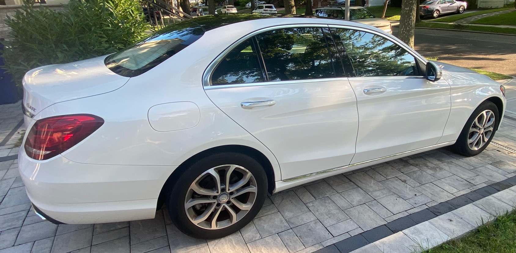 Used 2015 Mercedes-Benz C 300 4MATIC Sedan image 9