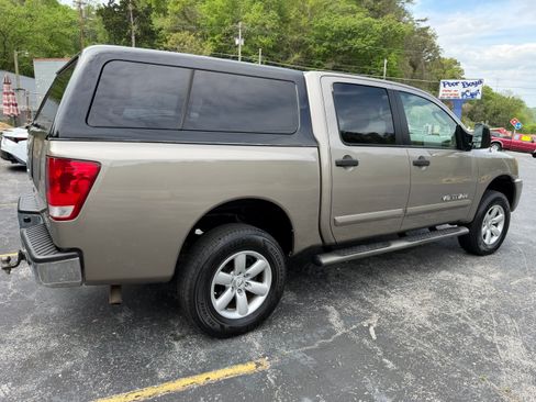 Used 2008 Nissan Titan SE AWD/4WD image 2