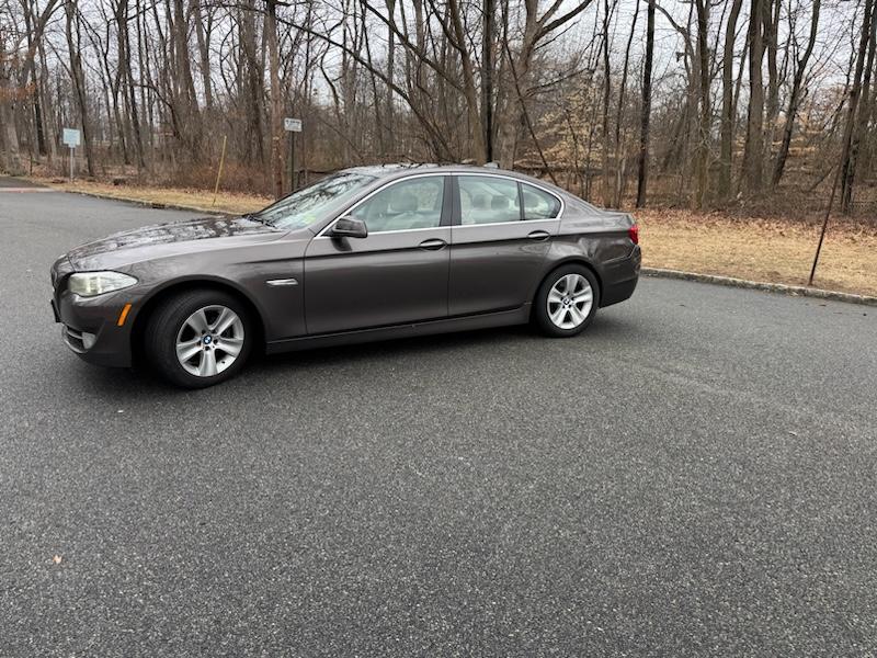 Used 2012 BMW 528i Sedan RWD image 1