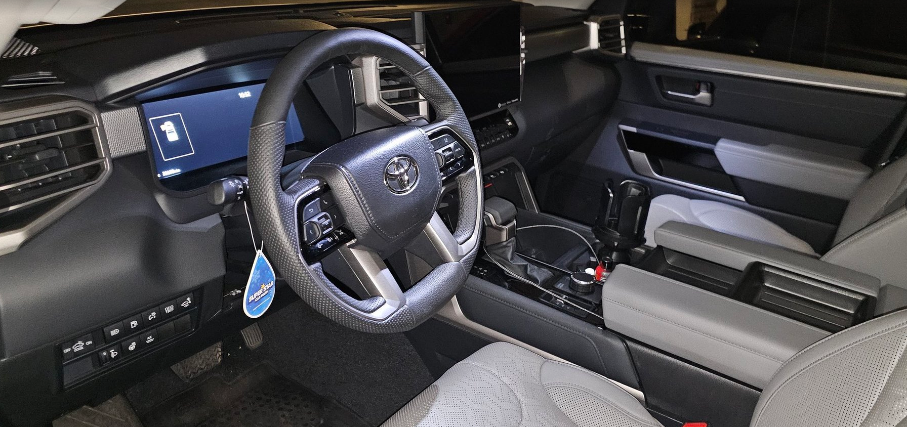 Used 2023 Toyota Tundra Limited w/ Power Package AWD/4WD image 7
