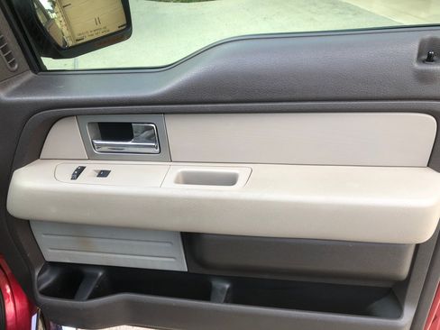 Used 2010 Ford F150 XLT image 9