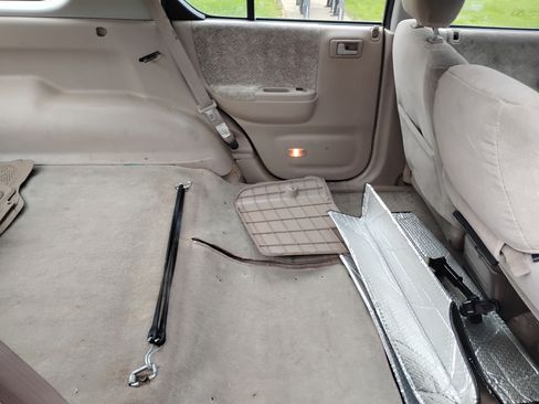 Used 2000 Isuzu Rodeo LS image 9