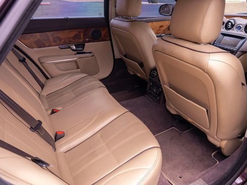 Used 2013 Jaguar XJ L Portfolio AWD/4WD image 13