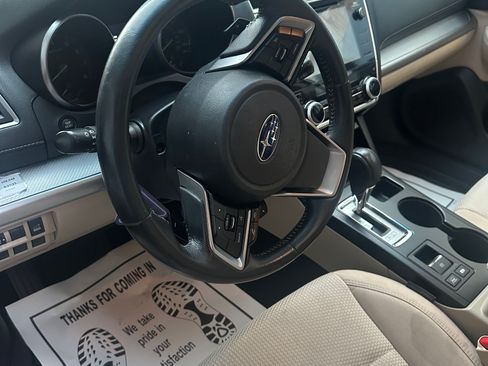 Used 2018 Subaru Outback 2.5i Premium image 2