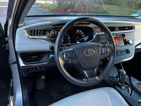 Used 2014 Toyota Avalon Limited image 14