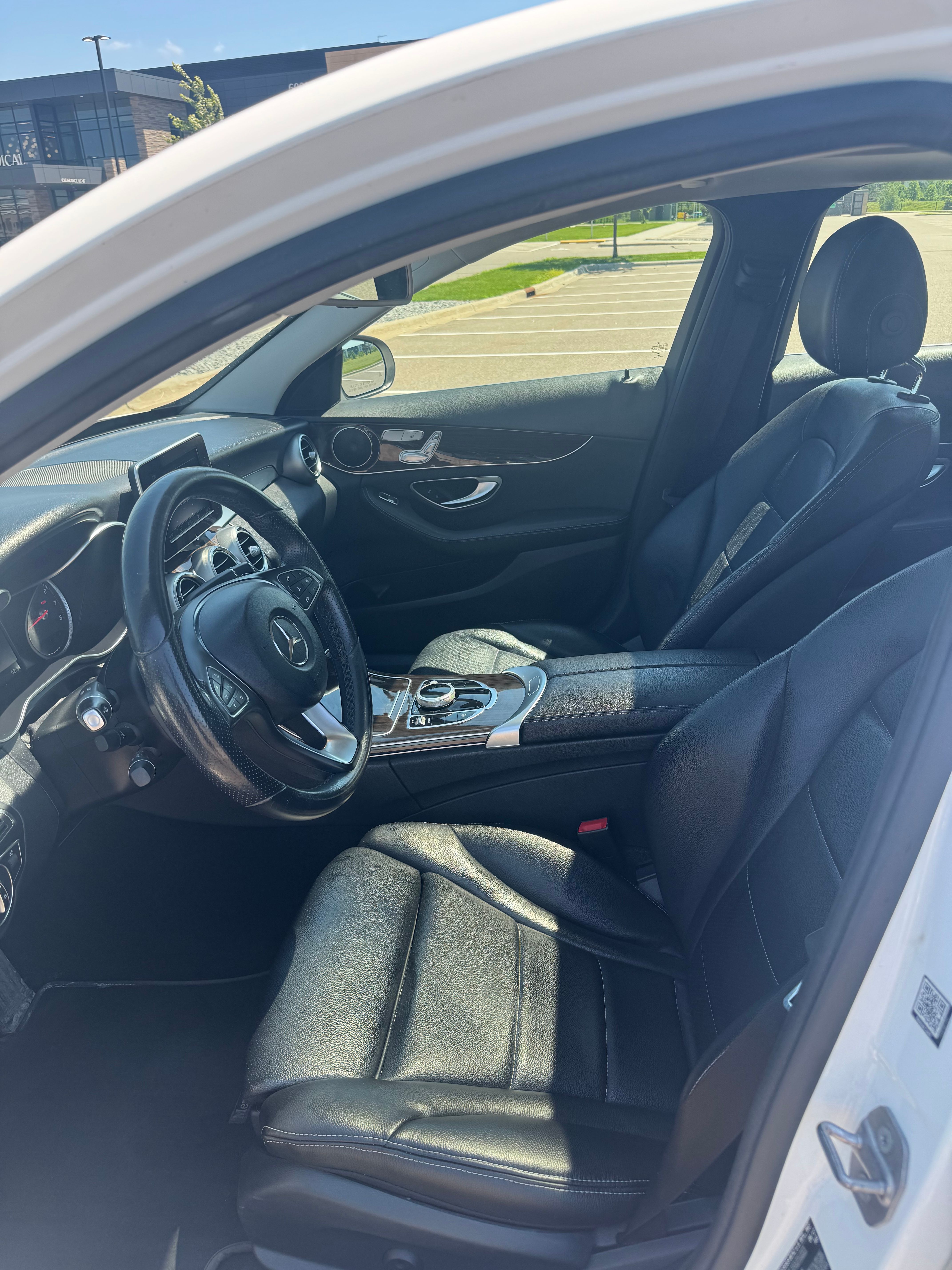 Used 2018 Mercedes-Benz C 300 4MATIC Sedan image 9