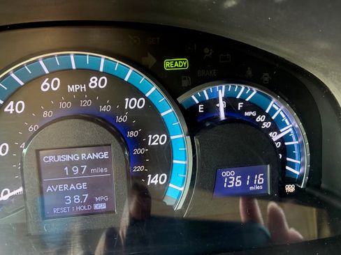 Used 2012 Toyota Camry XLE w/ Leather Pkg FWD image 14