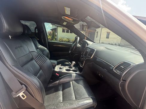 Used 2017 Jeep Grand Cherokee SRT AWD/4WD image 6