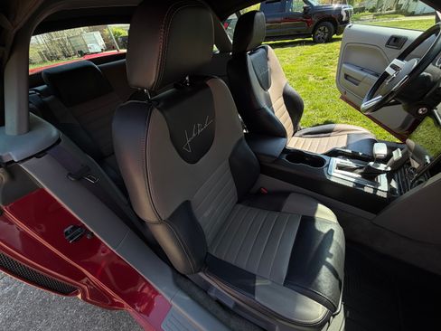 Used 2005 Ford Mustang Premium image 20