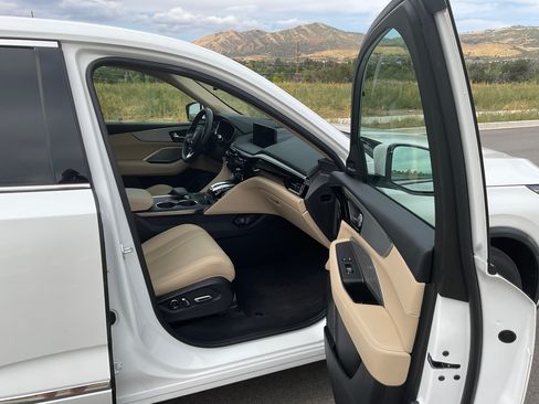 Used 2022 Acura MDX SH-AWD Sport Utility 4D image 13