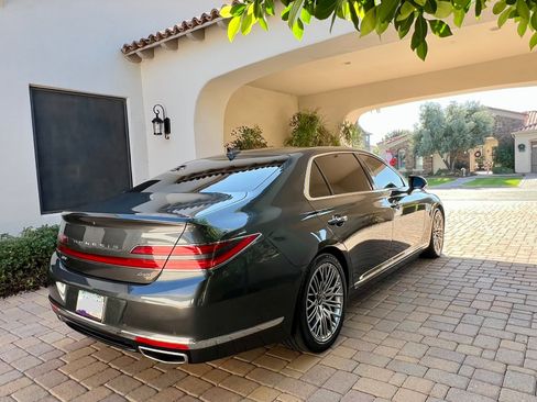 Used 2022 Genesis G90 3.3T Premium image 8