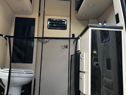 Used 2022 Mercedes-Benz Sprinter 3500 image 16