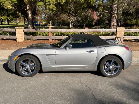 Used 2009 Saturn Sky w/ Premium Trim Package image 5