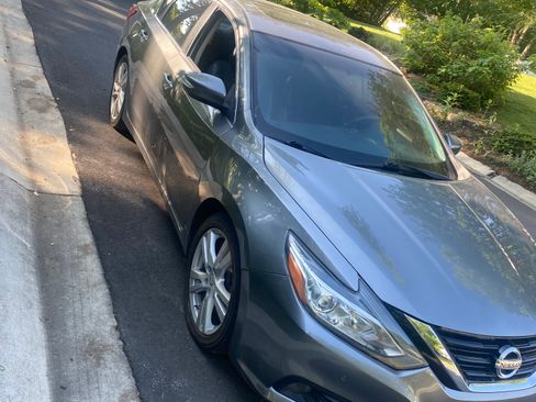 Used 2016 Nissan Altima 3.5 SL FWD image 1