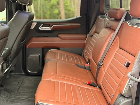 Used 2024 GMC Sierra 1500 Denali Ultimate image 9