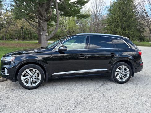 Used 2023 Audi Q7 3.0T Premium Plus AWD/4WD image 2