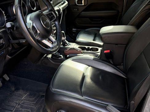 Used 2021 Jeep Wrangler Unlimited Rubicon 4xe w/ Steel Bumper Group image 16