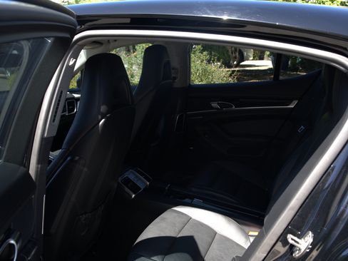 Used 2014 Porsche Panamera S RWD image 21