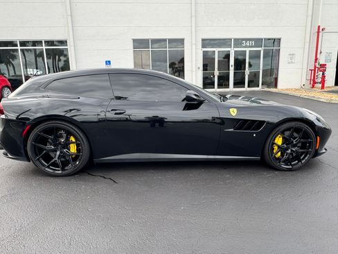 Used 2018 Ferrari GTC4Lusso AWD/4WD image 15