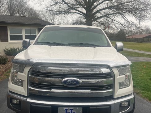 Used 2015 Ford F150 Lariat image 11