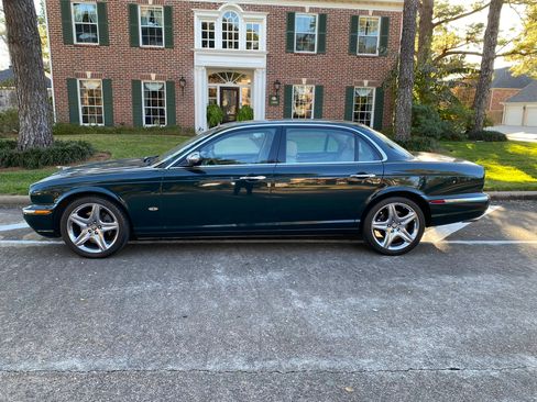 Used 2007 Jaguar XJ8 L Vanden Plas Sedan 4D image 1
