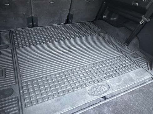 Used 2015 Land Rover LR4 HSE image 15