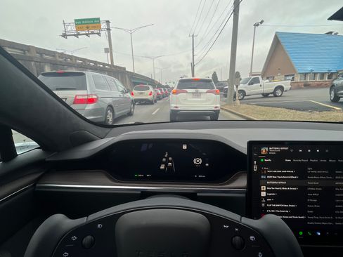 Used 2023 Tesla Model S Standard Range image 13