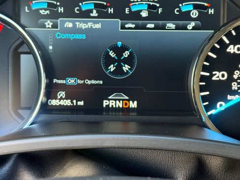 Used 2020 Ford F150 Platinum w/ Equipment Group 701A Luxury image 10