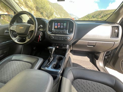 Used 2017 Chevrolet Colorado Z71 image 13