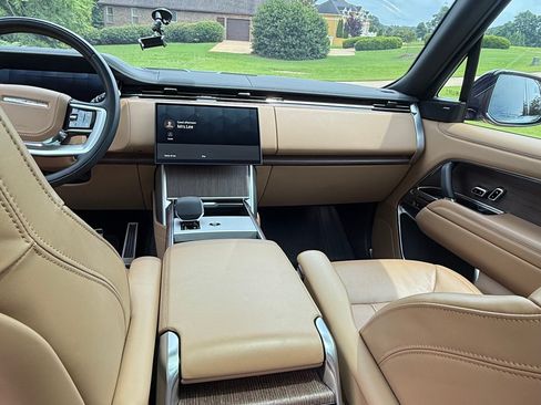 Used 2025 Land Rover Range Rover Long Wheelbase SE AWD/4WD image 10
