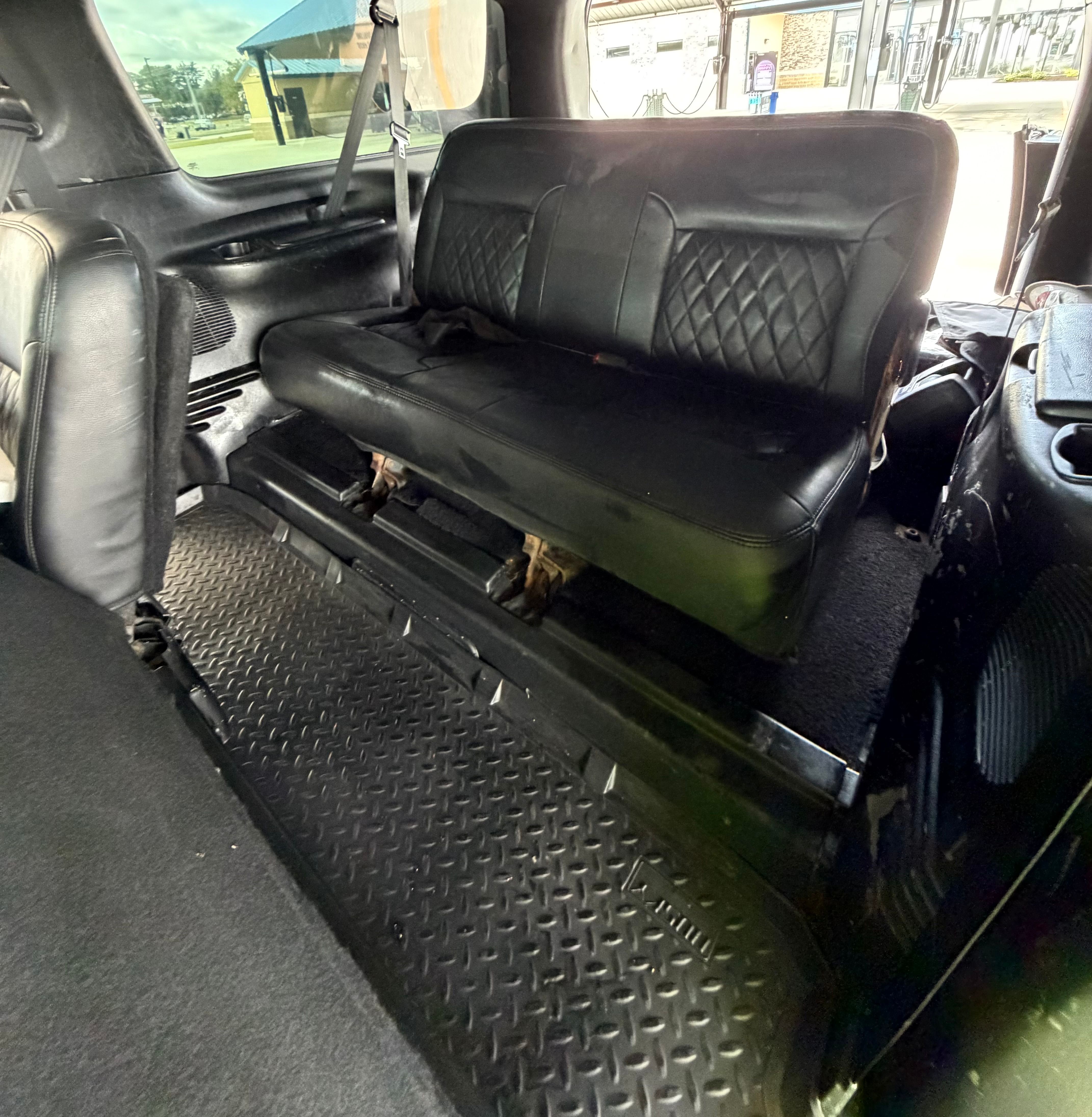 Used 2005 Ford Excursion XLT AWD/4WD image 13