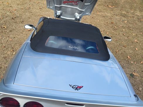 Used 2001 Chevrolet Corvette Convertible w/ Preferred Equipment Group2 image 22