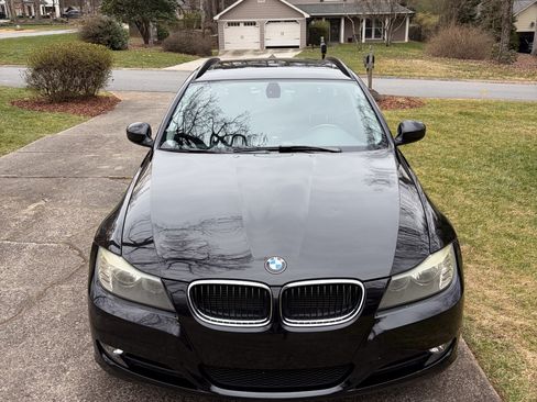 Used 2011 BMW 328i Wagon image 6