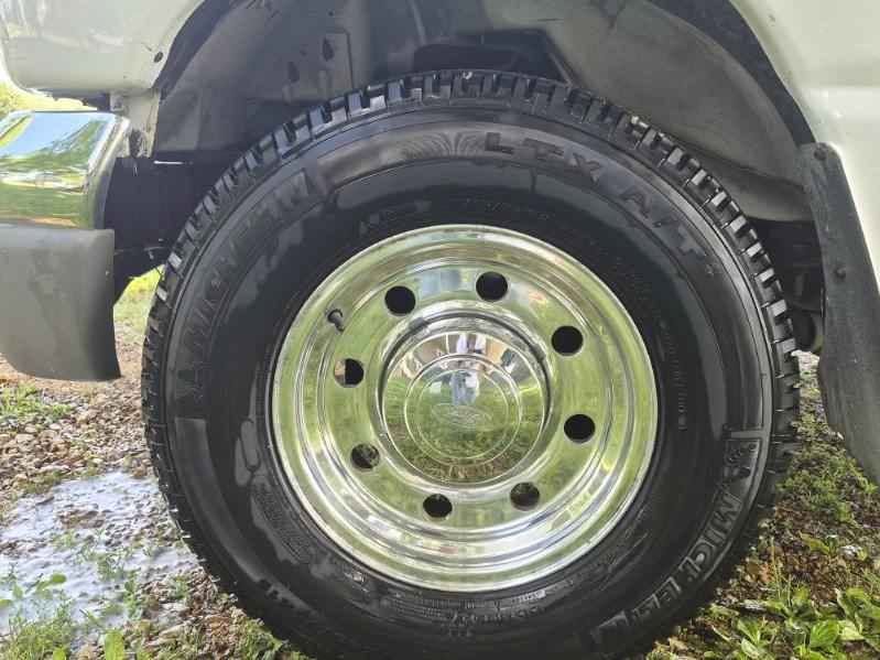 Used 2000 Ford E-350 and Econoline 350 Wagon RWD image 8