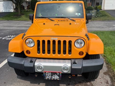 Used 2012 Jeep Wrangler Sahara w/ Connectivity Group AWD/4WD image 4