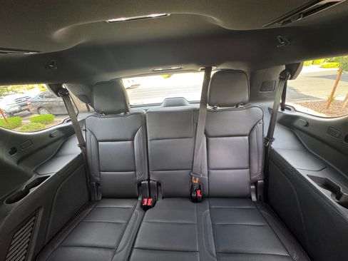 Used 2021 Chevrolet Tahoe High Country w/ Premium Package RWD image 11