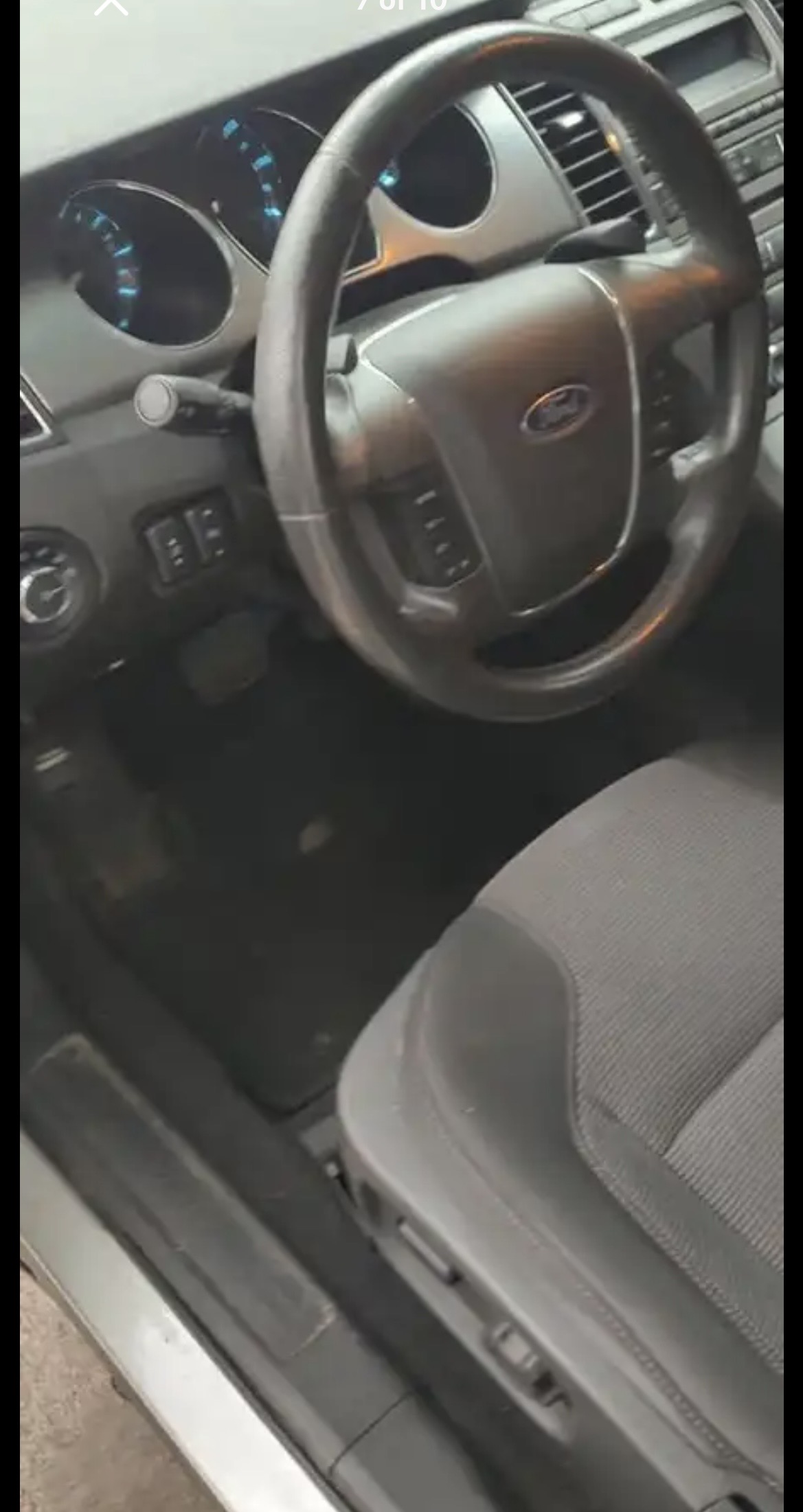 Used 2010 Ford Taurus SEL FWD image 8