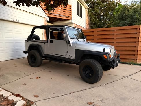 Used 2004 Jeep Wrangler 4WD image 1
