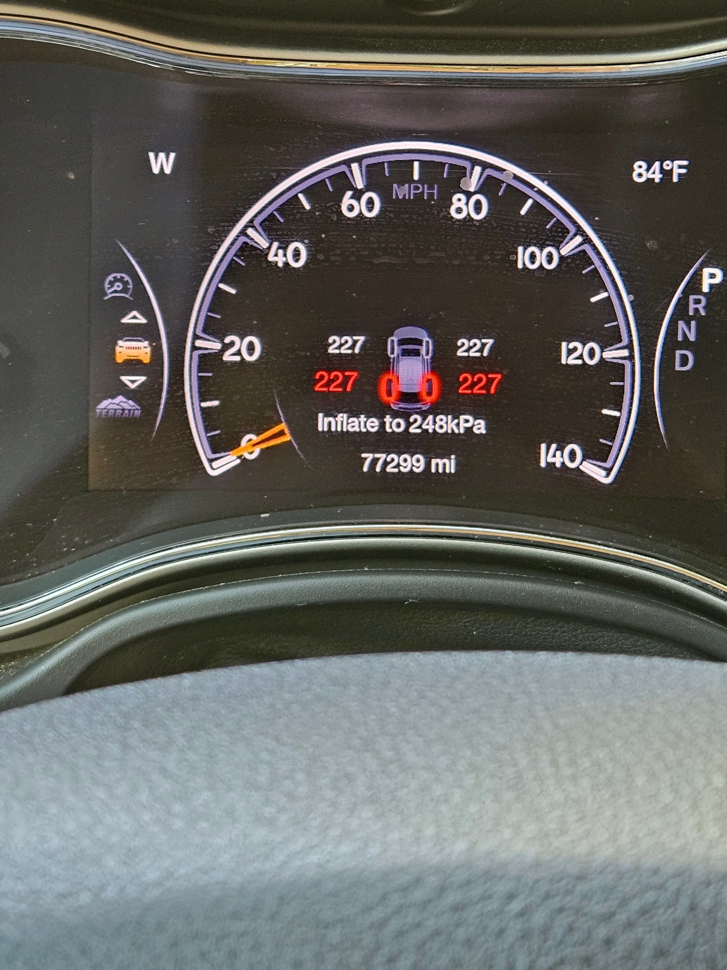 Used 2017 Jeep Grand Cherokee Limited w/ Luxury Group II AWD/4WD image 13