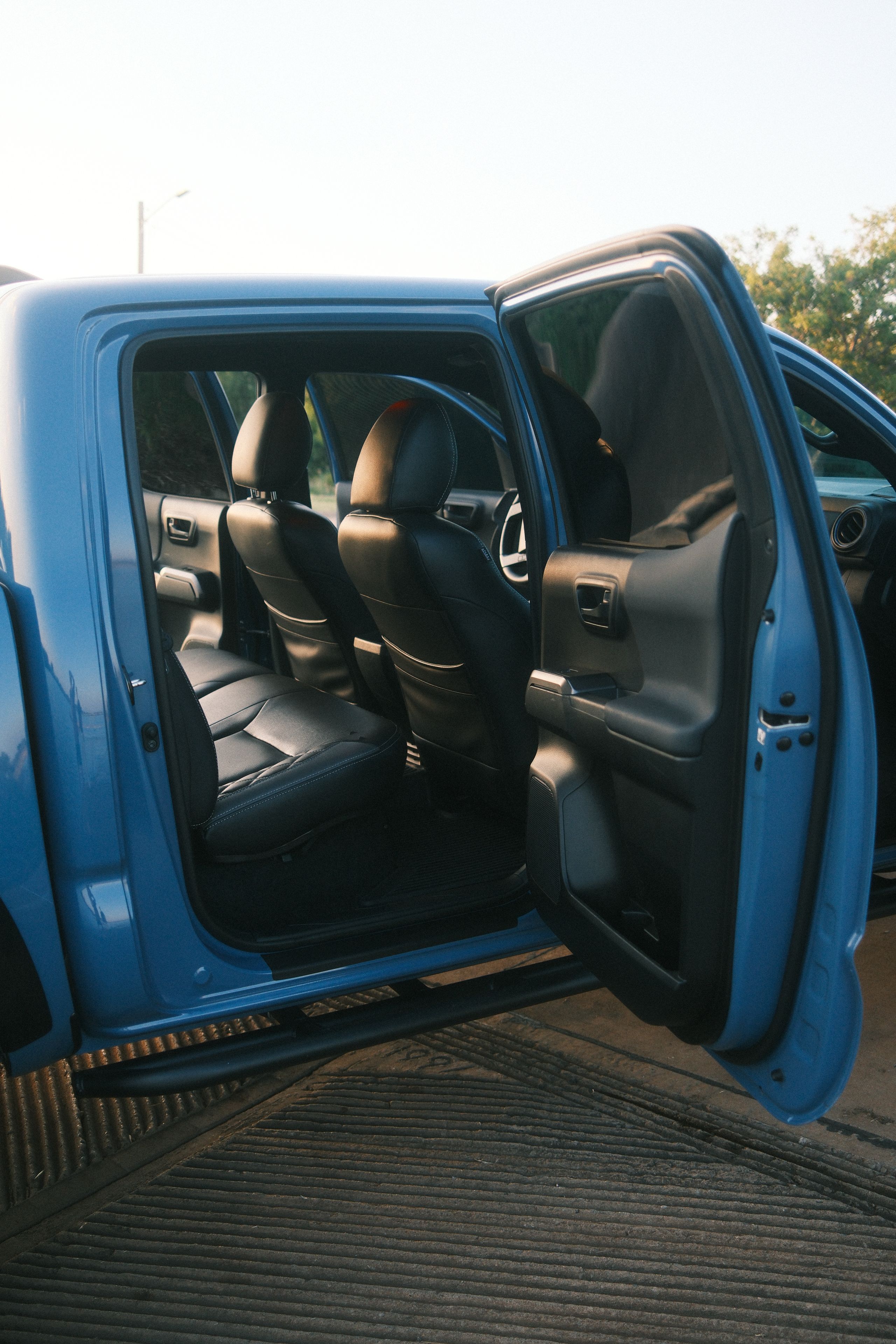 Used 2019 Toyota Tacoma TRD Off-Road w/ Technology Package AWD/4WD image 28