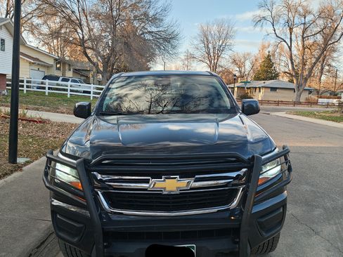 Used 2018 Chevrolet Colorado LT w/ Safety Package image 2